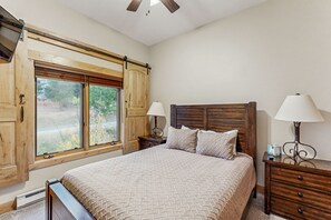 3 bedrooms, iron/ironing board, Internet, bed sheets