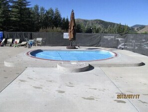 Opvarmet pool