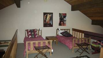 4 bedrooms, iron/ironing board, free WiFi, bed sheets