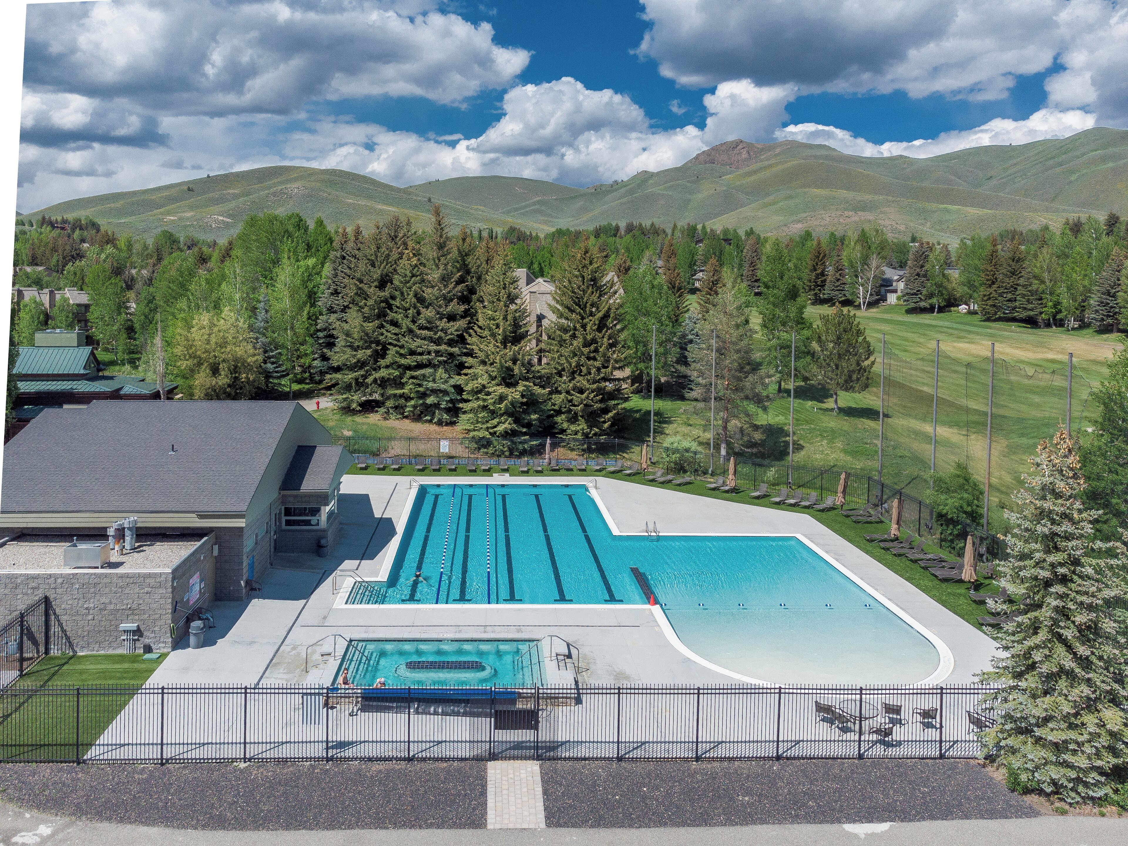 室外泳池、暖水池