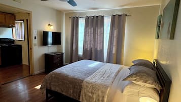 1 bedroom, iron/ironing board, free WiFi, bed sheets