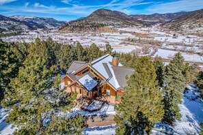 Exterior - Lodge-style home with striking mountain views, fireplaces, & hot tub (South Fork)