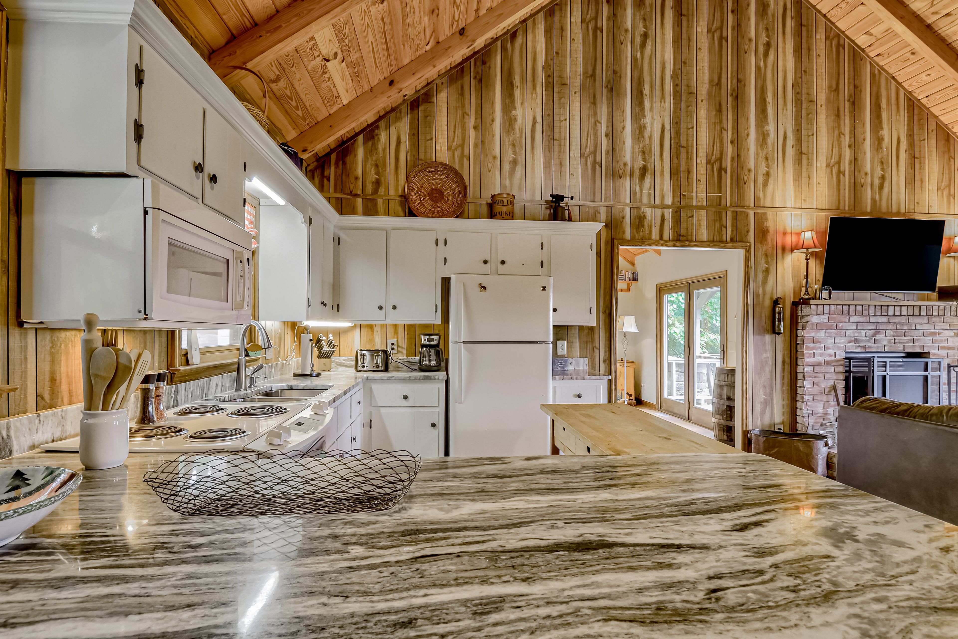 雪櫃、微波爐、焗爐、爐具