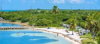 Free Golf Cart Free Kayaks Steps to Pool Pickleball