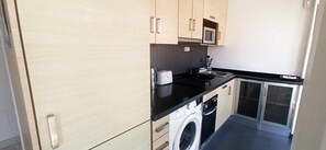 Fridge, microwave, oven, dishwasher - Mshome Casa Esperanza Center (Malaga)