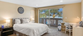 Oceanview home with rooftop deck and game room - dog-friendly