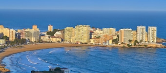 Beautiful apartment for 4 guests with A/C, WIFI, pool, TV, terrace and pets allowed