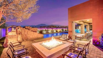 Een verwarmd zwembad