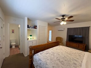 1 habitación, tabla de planchar con plancha, wifi gratis y ropa de cama 