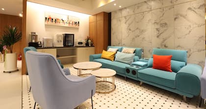 H Avenue Hotel