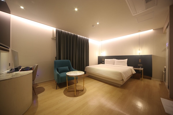 Premium Double Room (With Styler)