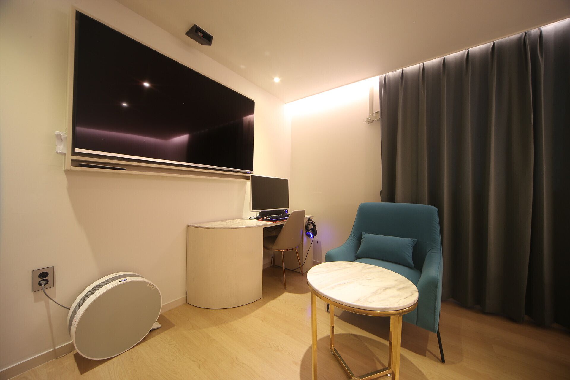 premium double room (with styler) | 2 bedrooms, blackout curtains, iron/ironing board, free wifi