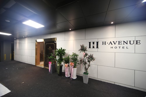 H Avenue Hotel