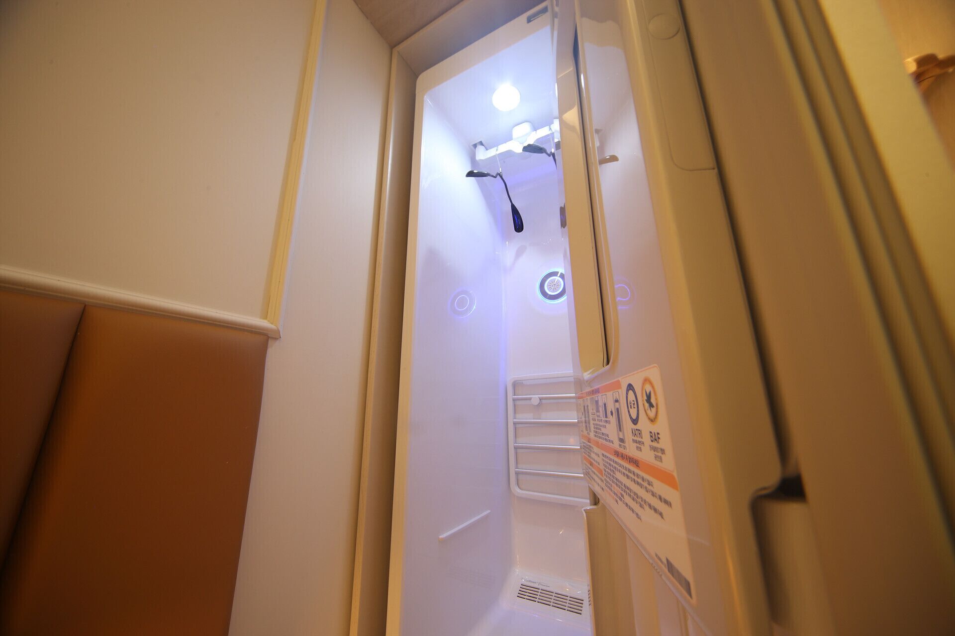 standard double room (with styler) | 2 bedrooms, blackout curtains, iron/ironing board, free wifi