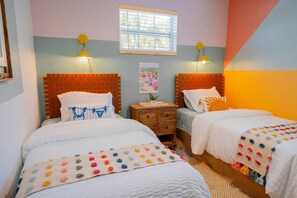 4 makuuhuonetta, vauvan matkasänky, ilmainen Wi-Fi, vuodevaatteet