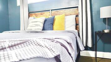 2 bedrooms, iron/ironing board, WiFi, bed sheets