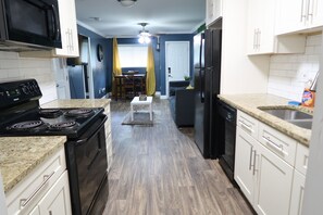 Fridge, microwave, stovetop, dishwasher