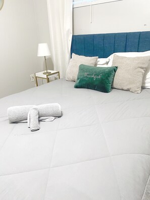 2 bedrooms, desk, iron/ironing board, travel cot