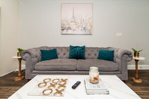 Smart TV, Netflix, streaming services