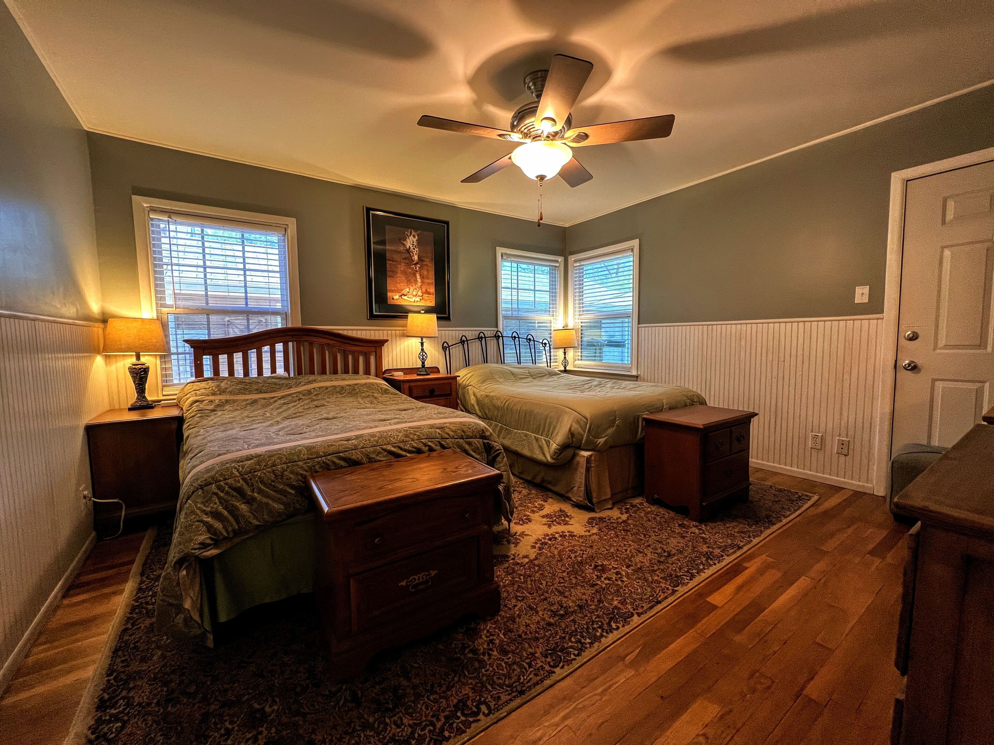 3 bedrooms, desk, iron/ironing board, travel cot