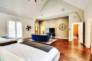 6 Schlafzimmer, Bügeleisen/Bügelbrett, Reisekinderbett, kostenloses WLAN