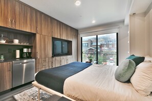 1 bedroom, internet, bed sheets