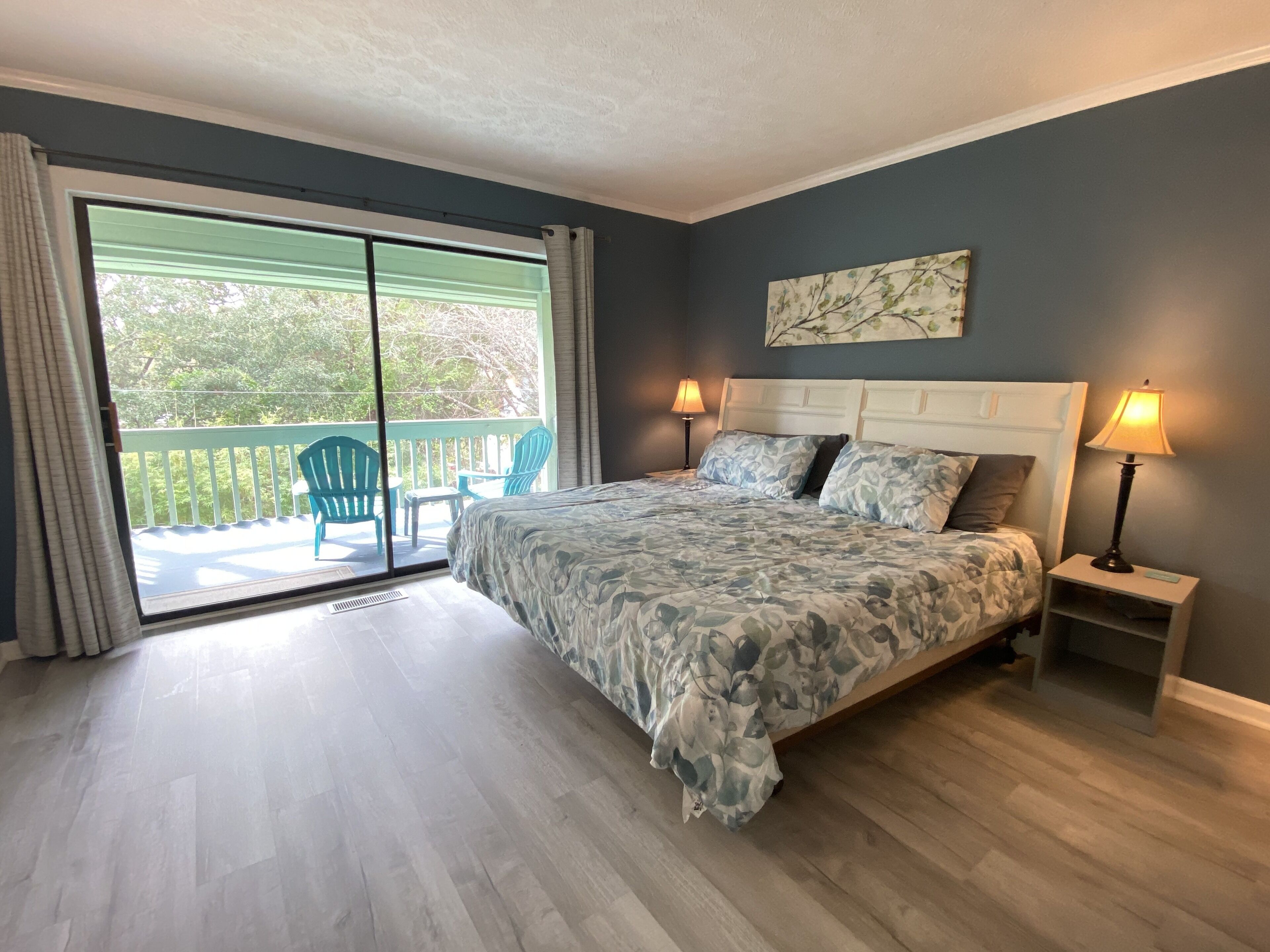 2 bedrooms, in-room safe, desk, iron/ironing board