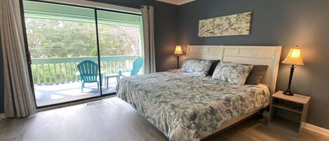 2 bedrooms, in-room safe, desk, iron/ironing board