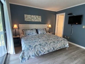 2 Schlafzimmer, Zimmersafe, Schreibtisch, Bügeleisen/Bügelbrett