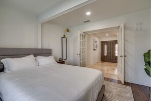 5 Schlafzimmer, Bügeleisen/Bügelbrett, kostenloses WLAN, Bettwäsche