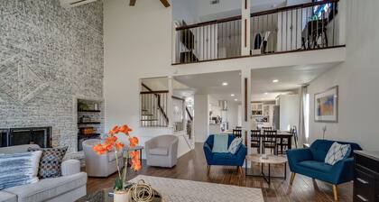 Pool Oasis | Game Loft w/ PS5 | 12 Beds | ✓ PETS