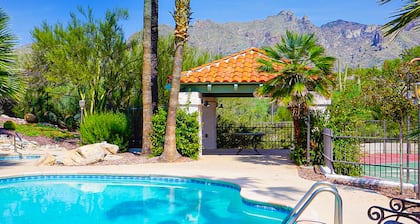 Charming first floor condo w/ shared heated pool, hot tub, tennis courts