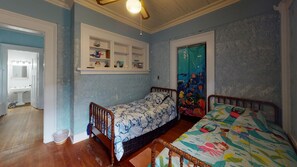 1 habitación, escritorio y wifi 