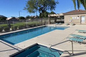 Pool - Mesa Escape Near Golf & Hiking Trails | Community Pool, Hot Tub, Tennis & Basketball (Mesa)