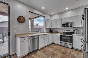 Fridge, microwave, dishwasher, coffee/tea maker - Mesa Escape Near Golf & Hiking Trails | Community Pool, Hot Tub, Tennis & Basketball (Mesa)