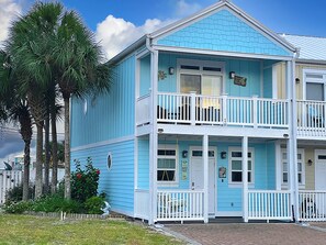 Exterior - Pets? YES! Just steps from the beach! (Mexico Beach)