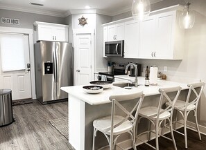 Fridge, microwave, oven, stovetop - Pets? YES! Just steps from the beach! (Mexico Beach)