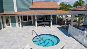 Piscine extérieure, piscine chauffée