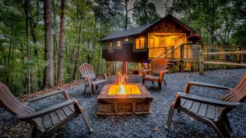 House, 2 Bedrooms, Mountain View | Terrace/patio