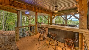 House, 2 Bedrooms, Mountain View | Private spa tub