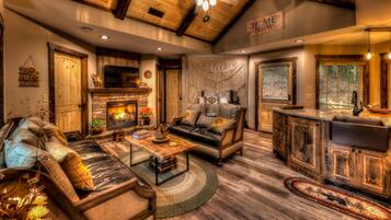 House, 2 Bedrooms, Mountain View | Living room