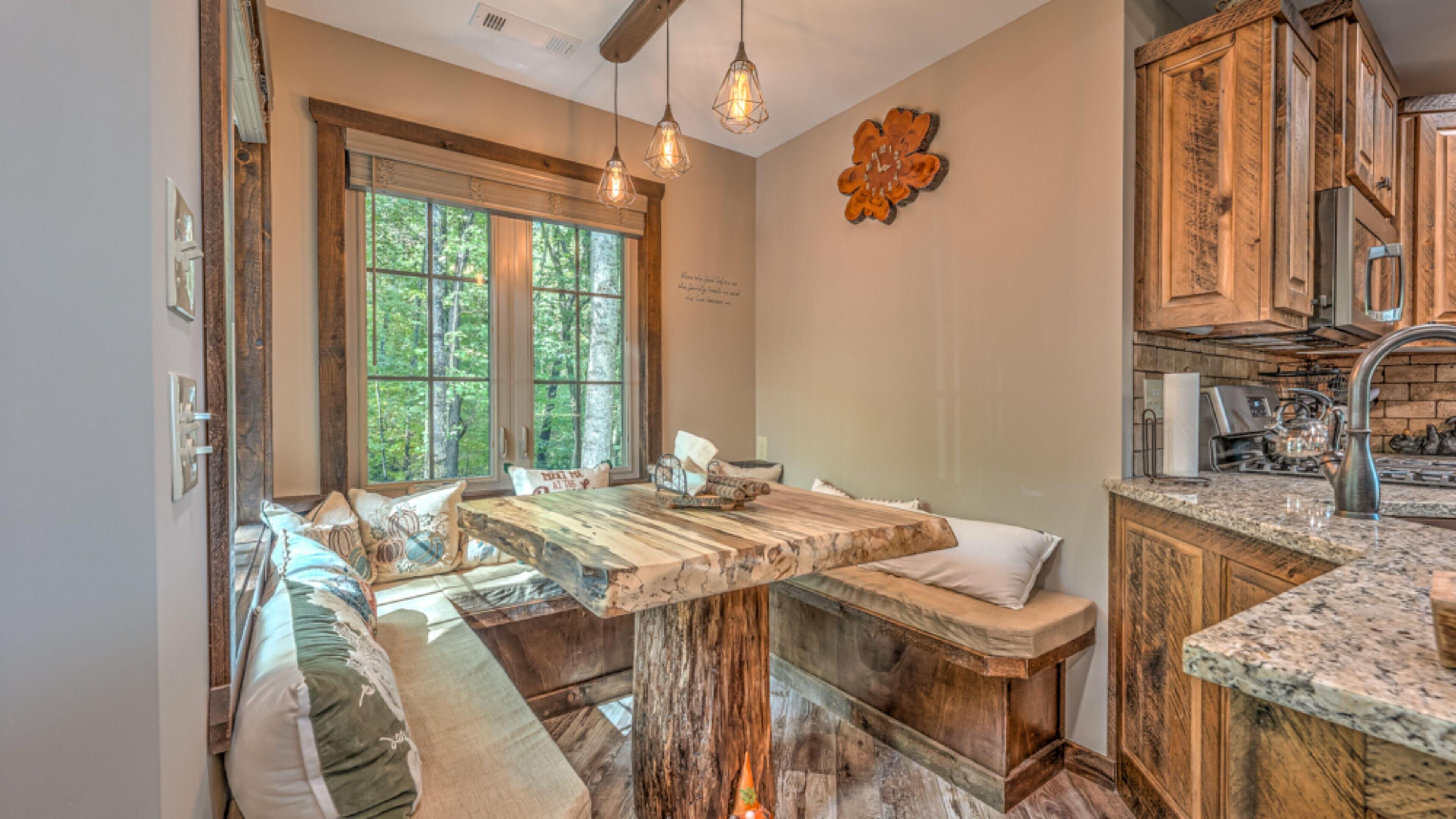 House, 2 Bedrooms, Mountain View | In-room dining