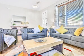 TV, fireplace, DVD player, books - Dog-Friendly Home w/ Private Hot Tub, High-Speed WiFi, AC, Washer/Dryer & Patio (Davenport)