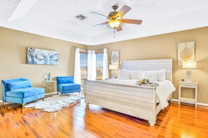 5 bedrooms, desk, iron/ironing board, travel cot