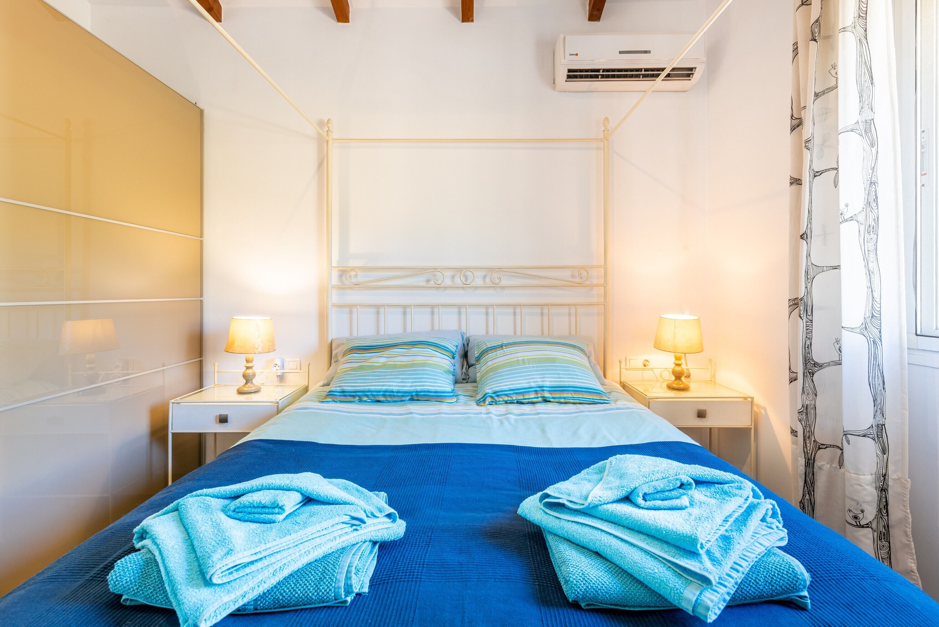 3 bedrooms, iron/ironing board, WiFi (free), bed sheets