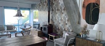 Pet-Friendly Villa Azores SunriseHouse with Sea View, Pool, Jacuzzi, Wi-Fi, Terrace & Garden