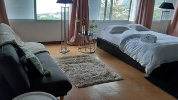 2 bedrooms, free WiFi, bed sheets