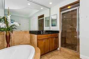 Combined shower/bathtub, jetted bath, hair dryer, towels - Beach Front Luxury Indigo East 8th Floor Corner Condo | 3BR plus den sofa bed | Jetted Tub | Pool (Pensacola)