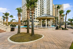 Luokittelematon kuva, 2 kautta 50, painike