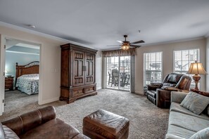 Unclassified image, 2 of 27, button